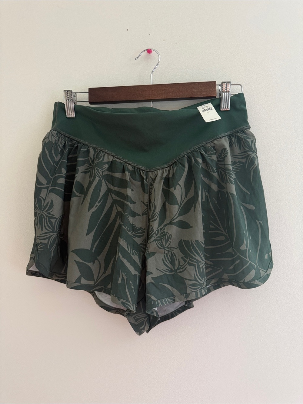 Women's Dark Green Tropical-Print Athletic Shorts